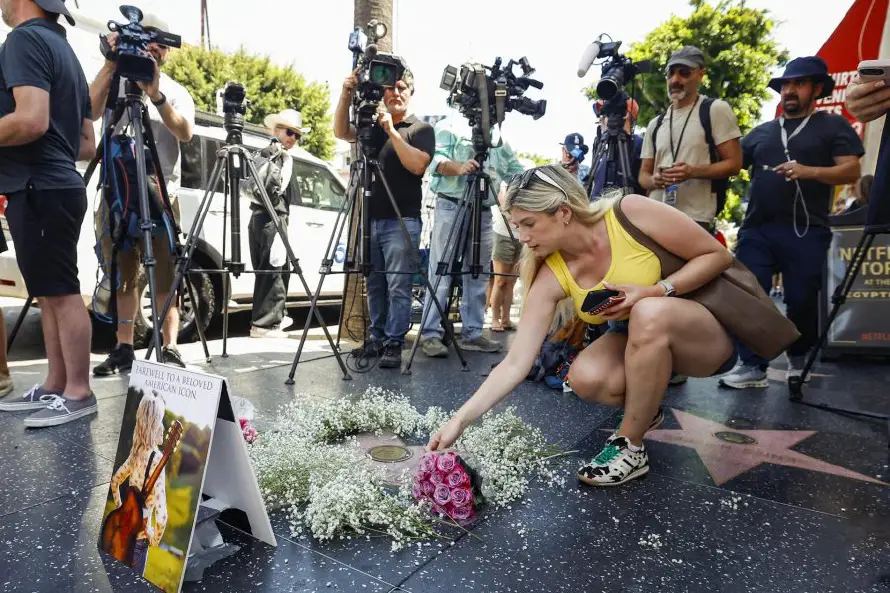 Miley Cyrus, Obama y Elton John se despiden de Dolly Parton tras su muerte