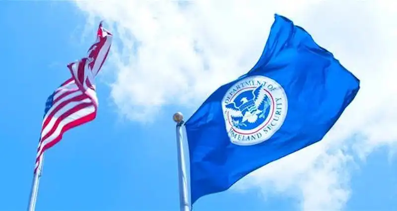 Seguridad Nacional de EE.UU., sin referirse a El Salvador, dice “toda terminación de TPS está ahora en vigor”