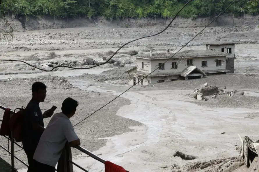 Inundación deja 55 muertos y 403 desaparecidos en Nepal