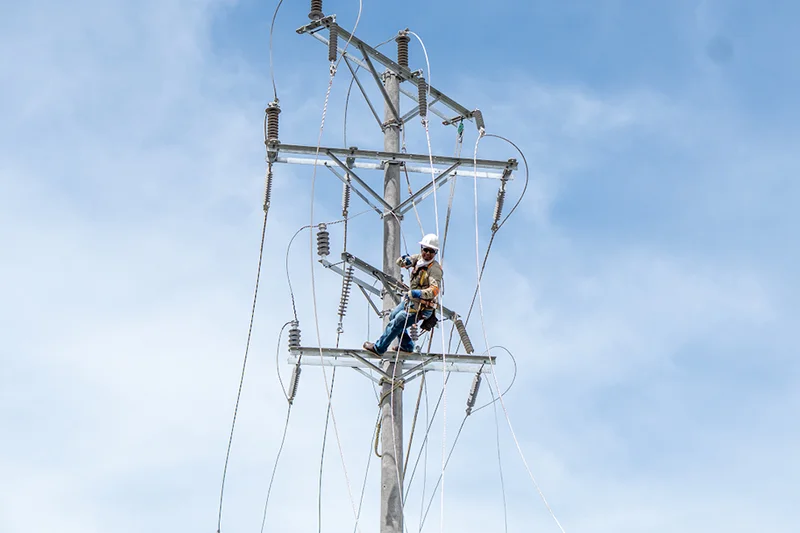 AES invierte $2 millones en infraestructura eléctrica en oriente ante alta demanda