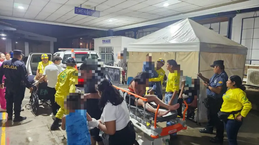 Vehículo tipo pick up se accidenta y deja cinco lesionados en Nahulingo