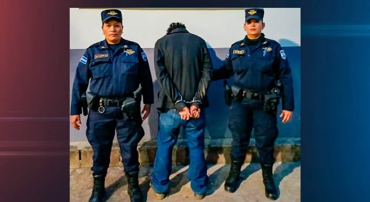 Un adolescente fue detenido tras hurtar más de mil dólares de una casa en Santa Ana 