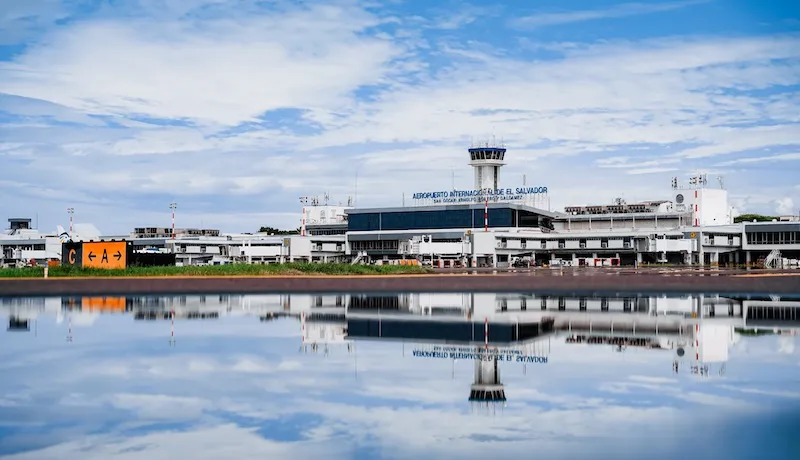 Aeropuerto de El Salvador ha movilizado 3.1 millones de pasajeros hasta julio