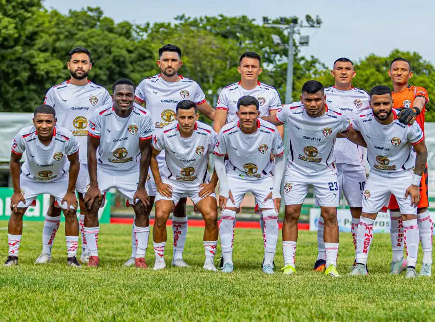 Atlético Balboa advierte acciones legales por venta de camisetas no autorizadas