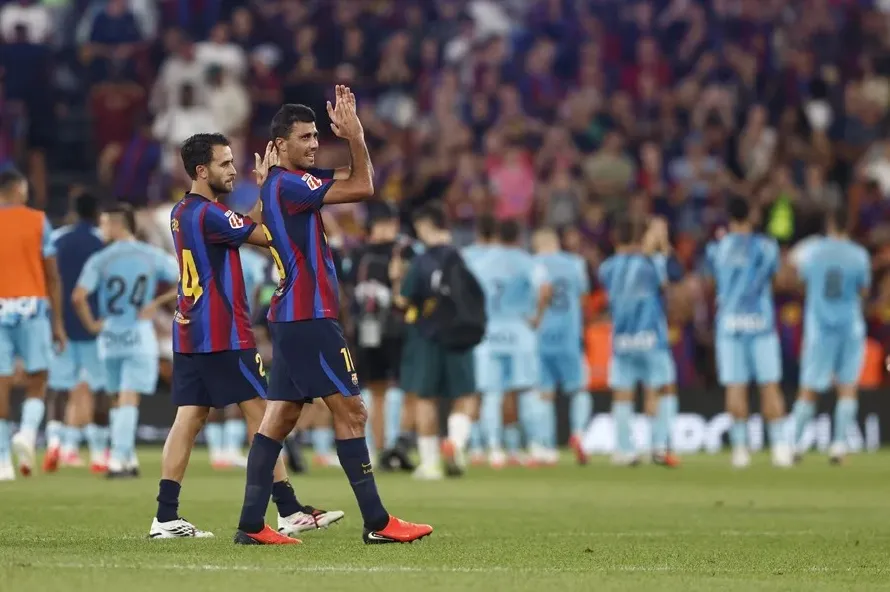 Barcelona busca mantener el liderato frente al Rayo Vallecano