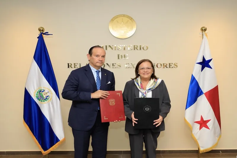Cancilleres de El Salvador y Panamá se reunieron para fortalecer intercambios