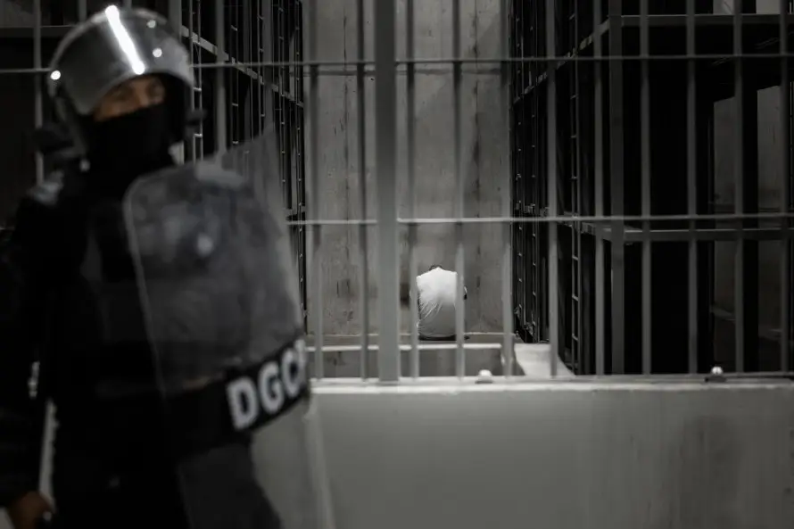 Reforzarán con $30 millones rehabilitación de reos y "condiciones mínimas de detenciones"