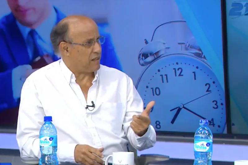 Economista César Villalona: trabajar más horas no significa mayor productividad