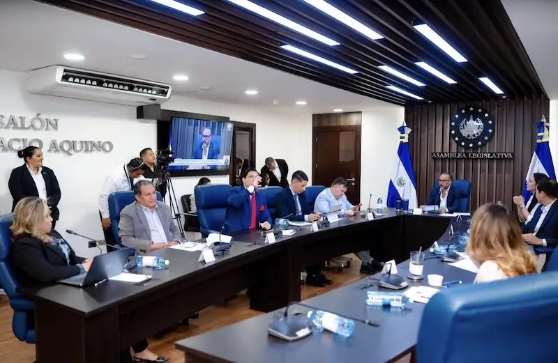 Diputados inician entrevistas a candidatos a magistrados de Corte de Cuentas