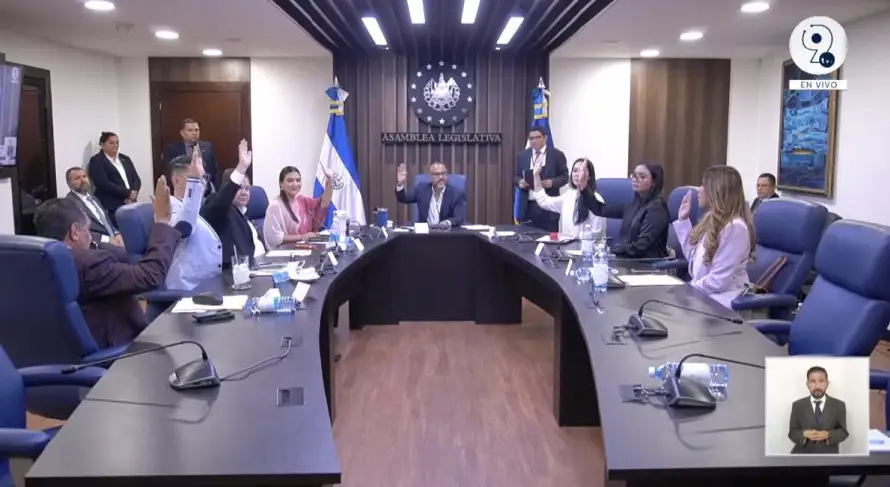 Diputados concluyen entrevistas a 17 candidatos a la Corte de Cuentas 2026-2029 y emiten dictamen para elección