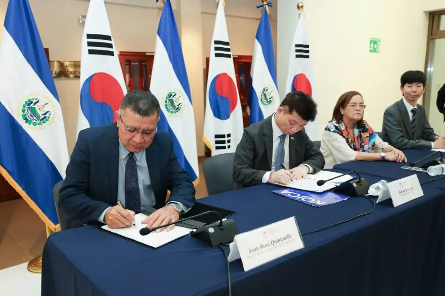 Corea financiará con $9 millones un Centro de Innovación Tecnológica en la UES
