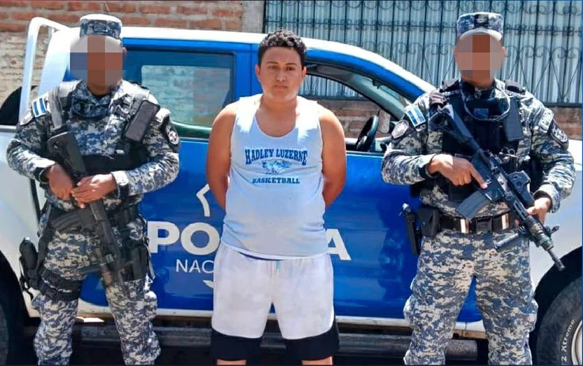 Detienen a un hombre por apedrear a otro en El Sauce