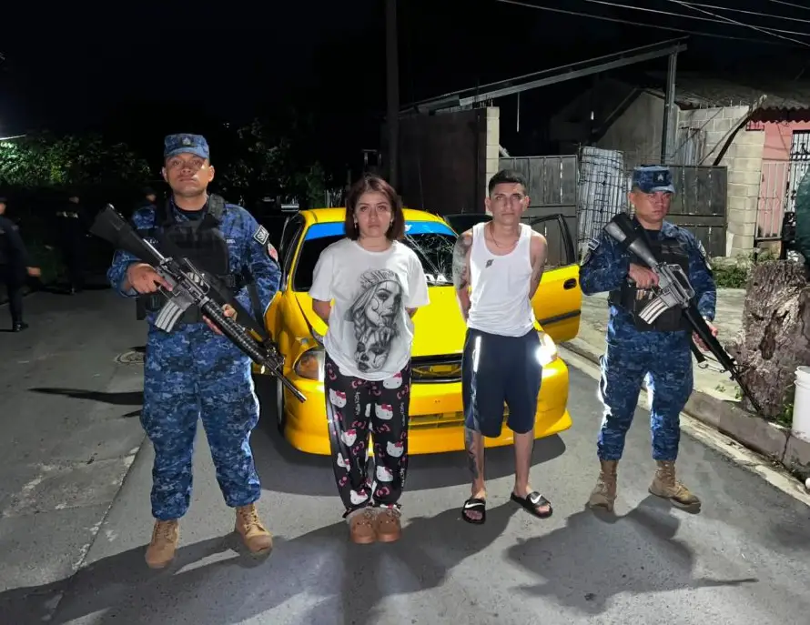 Arrestan a un hombre y una mujer por atropellar a un militar en Ilopango y transportar marihuana