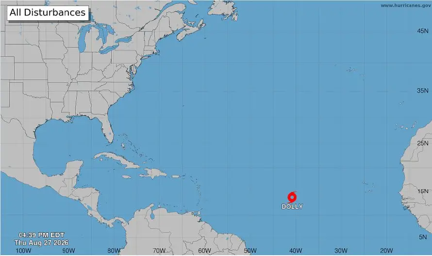 Se forma la tormenta tropical Dolly en el océano Atlántico y avanza rápidamente