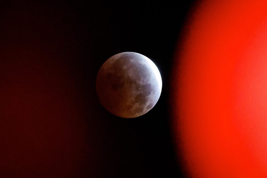 fotos-as-luci-el-eclipse-lunar-parcial-en-el-cielo-salvadore-o