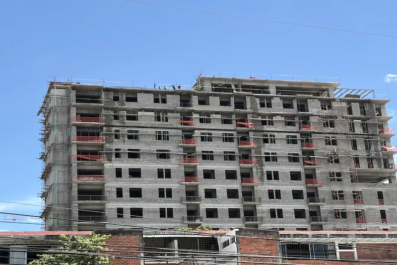 Asfalto, cemento, bloques y otros materiales de construcción reportan incrementos en primer semestre del año