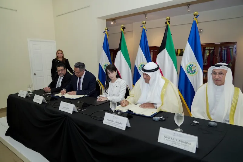 El Salvador instalará planta solar con financiamiento kuwaití