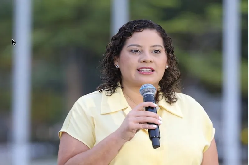 La candidata a alcaldesa de La Libertad Costa por Nuevas Ideas promete atender rezago en servicios