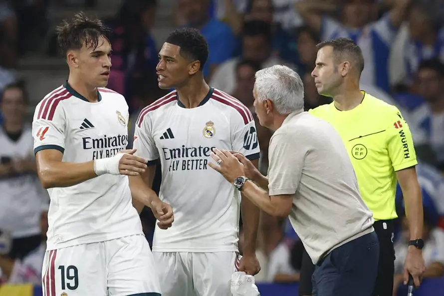 El delantero Carlos Espí rescata al Real Madrid en estreno de José Mourinho