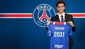 Ferran Torres debuta con doblete y rescata al PSG