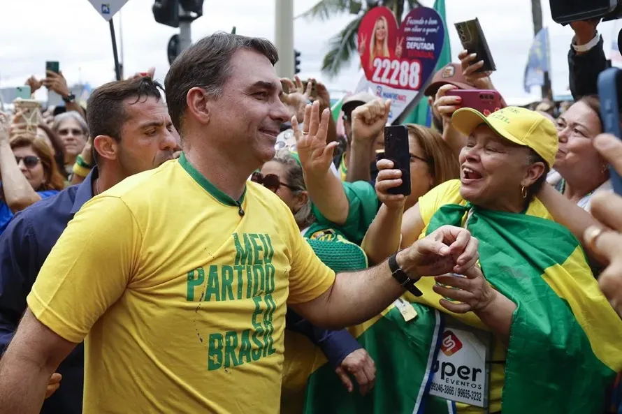 La seguridad domina el inicio de campaña de Lula y Bolsonaro en Brasil