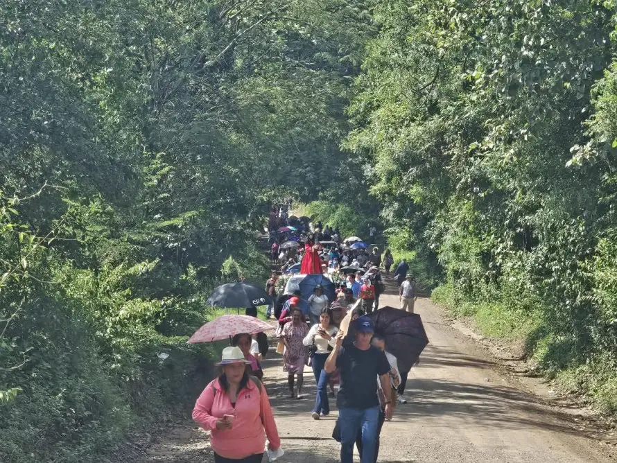 La fe camina 8 kilómetros en busca de lluvia ante la sequía