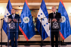 Los gobernantes de Honduras y Belice hablan de seguridad, salud, comercio e integración