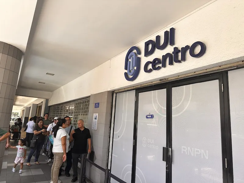 Trámite de DUI en línea permite actualizar fotografía y domicilio con el celular