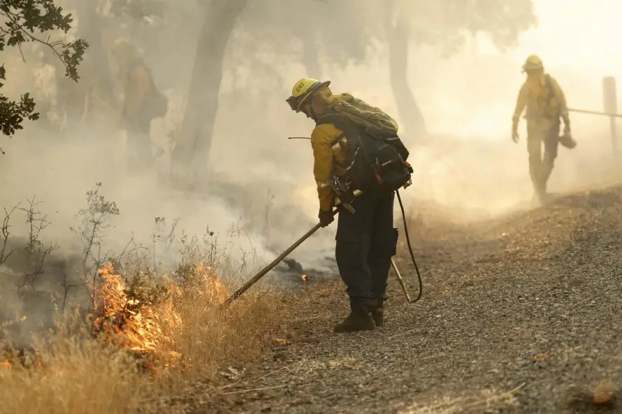 Más de 65,000 evacuados y 700 casas arrasadas por graves incendios en el noroeste de EEUU