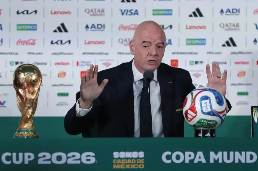 Infantino ofrece la final del Mundial a Marruecos a cambio de apoyos, según "The Times"