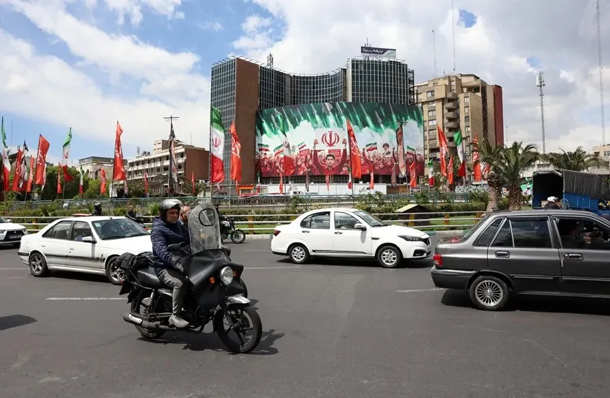 La economía iraní se contrae 10.1 % desde el inicio de la guerra