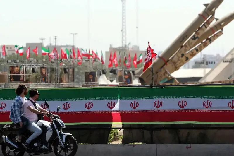 Irán advierte que impedirá a EEUU entrar al golfo Pérsico, Ormuz y al mar de Omán