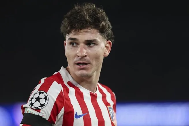 Simeone confirma que Julián Álvarez continuará en el Atlético de Madrid
