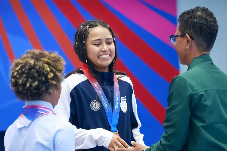 Salvadoreña July Mendoza gana bronce en arranque y cierra su participación con un cuarto lugar en Santo Domingo 2026