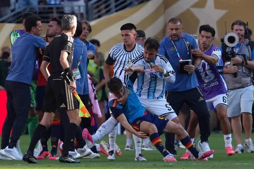 FIFA sanciona con diez partidos a Leandro Paredes, siete a Nahuel Molina, uno a Thiago Almada y a Gavi