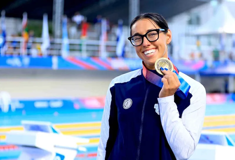 La salvadoreña Marina Spadoni gana oro y rompe récord centroamericano en natación