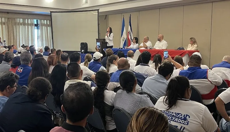 Arena presenta a estructuras de varios departamentos su fórmula presidencial y candidatos para 2027