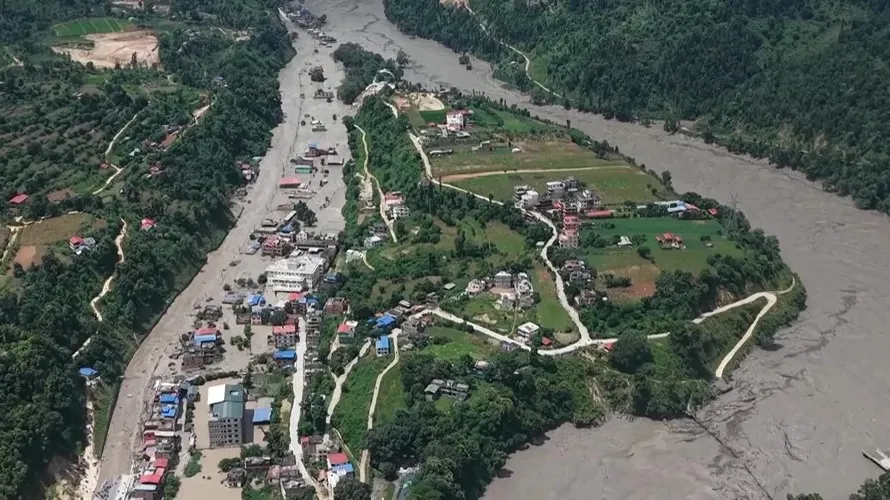 El colapso de un glaciar habría provocado mortal riada en zonas de Nepal y China