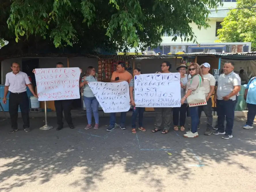 Educación vuelve a suspender reunión con proveedores de uniformes