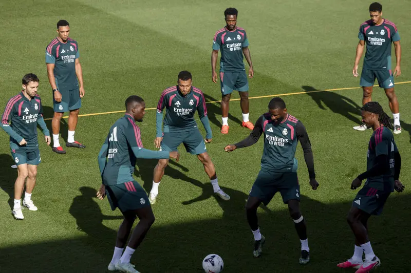 El Real Madrid de Mourinho se presenta al Bernabéu ante el Real Sociedad