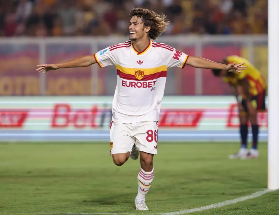 La Roma golea al Lecce y lidera la Serie A