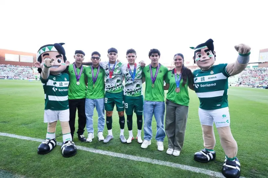 Santos de México homenajea a la salvadoreña Sarina Villa tras su bronce en Santo Domingo 2026