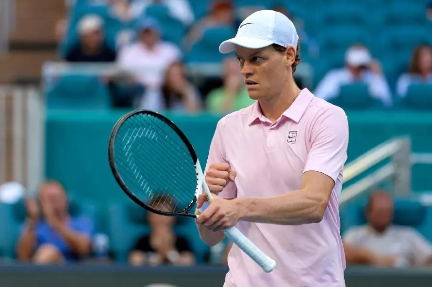 El tenista italiano Jannik Sinner anuncia su baja en el US Open: "Necesito más tiempo para recuperarme"