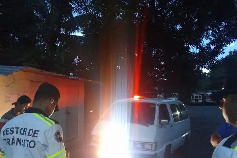 VMT multa y verifica retiro de sirena de emergencia en vehículo no autorizado