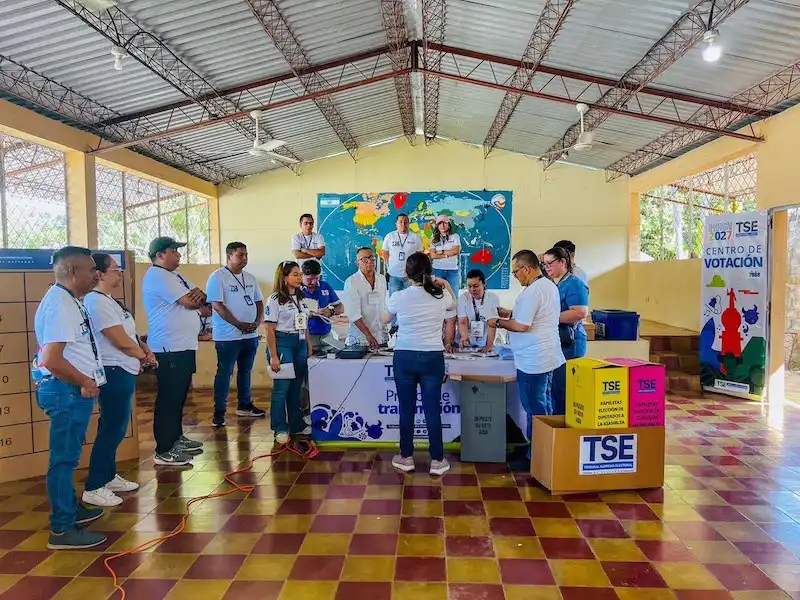 TSE amplía plazo a partidos para integrar Juntas Receptoras de Votos en el Extranjero