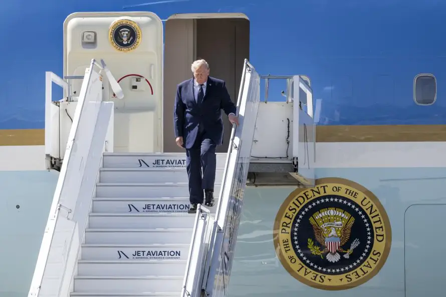 Trump acusa a Irán de "hablar mucho y hacer poco" e insiste en que EE.UU. controla Ormuz