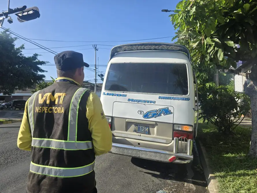 Sancionan con $100 a conductor de la ruta 6-A por provocar caída de una pasajera