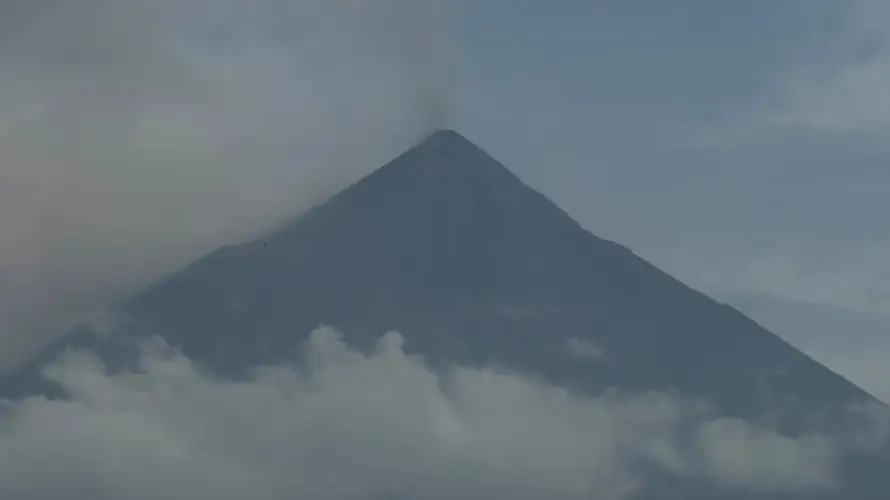 El volcán de Fuego de Guatemala entra en nueva fase eruptiva con posible intensidad