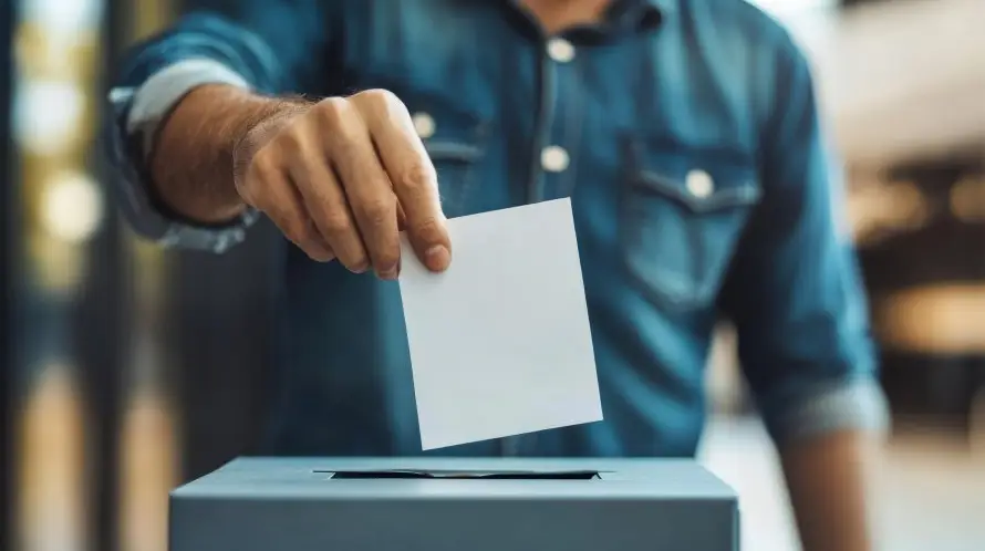 Una corte de EE.UU. reactiva vetos al voto en Arizona, que afectan a electores latinos