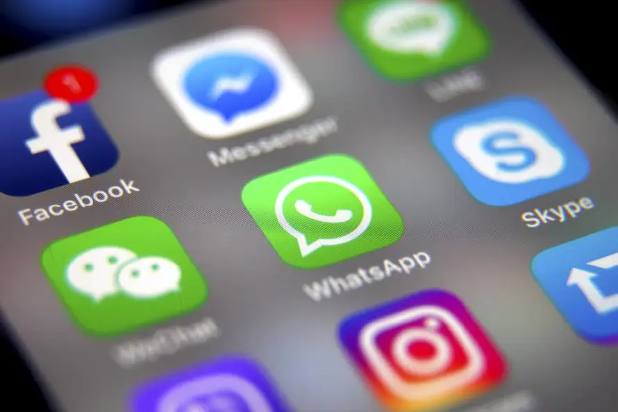 El Constitucional francés censura la prohibición de redes sociales a menores de 15 años